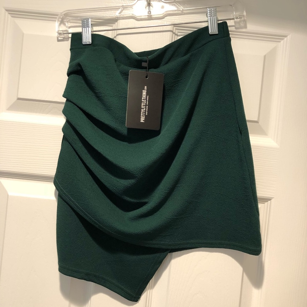 Emerald PRETTYLITTLETHING mini skirt